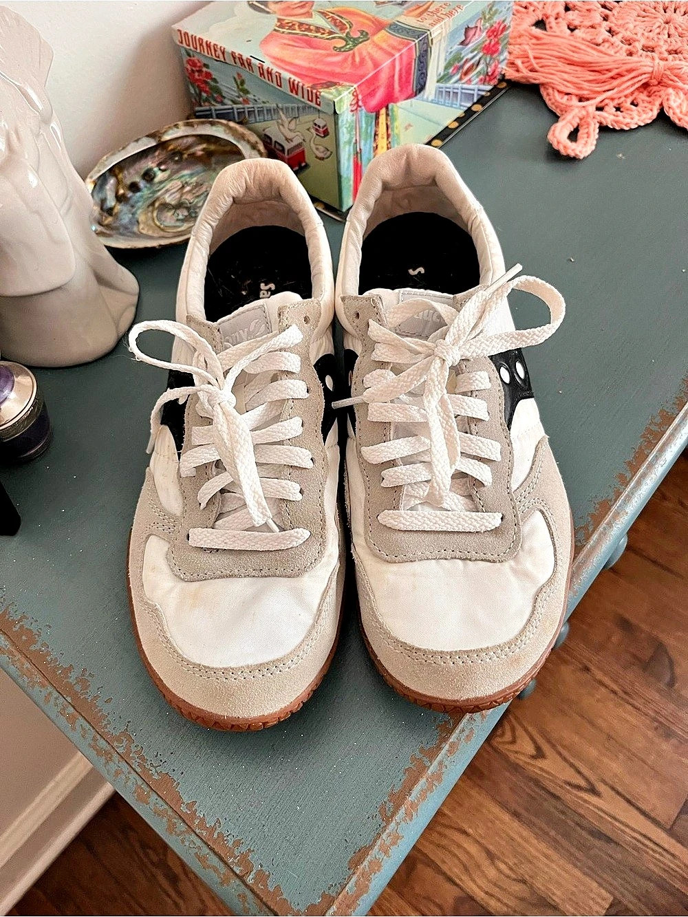 Saucony Jazz Original Sneakers Cream Black men’s 8.5 women’s size 10